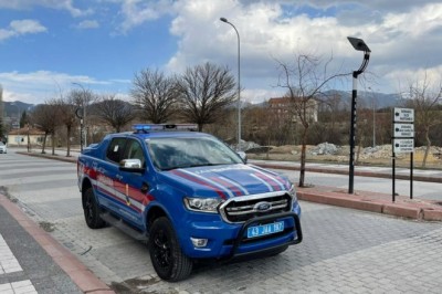 Jandarma aracı şehit çocuğunun sünnet arabası oldu