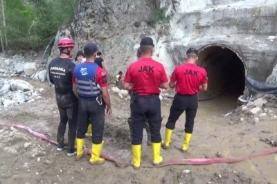 Arkadaşını ‘sel geliyor’ diye uyarmak için tünele girdi, arkadaşı kurtuldu kendi selde kayboldu