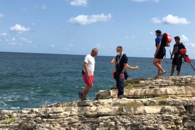 Fotoğraf çektirmek isterken dalgalara kapılan genç aranıyor