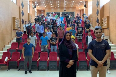 İmam hatipli öğrencilere “Yunus Emre ve Ahlat” konulu konferans