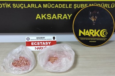 Aksaray’da narkotik polisinden sokak satıcılarına operasyon: 2 gözaltı