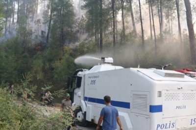 Bucak'ta yangının ilerleyişi devam ediyor