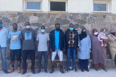 İzmir'de 51 düzensiz göçmen yakalandı