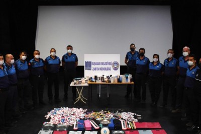 Kuşadası zabıtasından dilencilere geçit yok