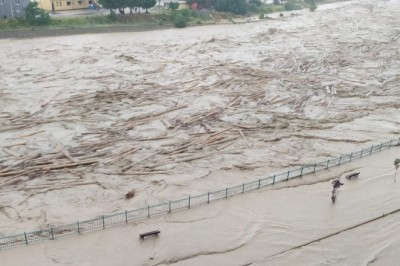 Sinop'ta sel: Ayancık Çayı taştı