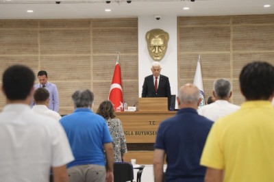 Büyükşehir Meclisi yangın şehitlerini unutmadı