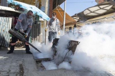 Semt pazarları ilaçlanıyor