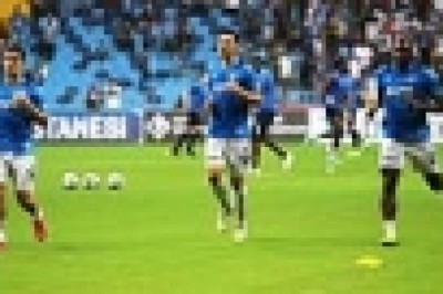 Adana Demirspor ve Fenerbahçeli oyuncular ısınmaları tamamladı