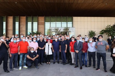 Dışişleri Bakanı Çavuşoğlu, Cezayir’de Türk yatırımcıların tesislerini ziyaret etti