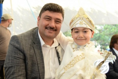 Erkekliğe ilk adımı atıp, doyasıya eğlendiler