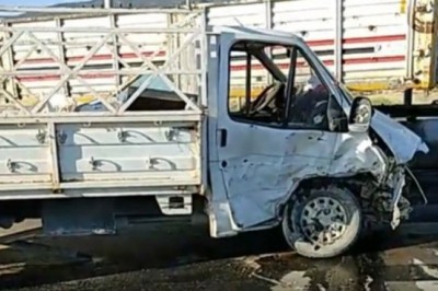 Konya’da kamyonet ile otomobil çarpıştı: 8 yaralı