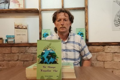 Şizofreniyi yenmeye çalışan şair 11. kitabını çıkardı