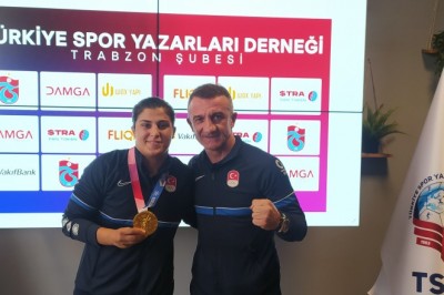 Busenaz Sürmeneli: "Yaşıtlarım eğlenirken, bir hayale 13 senemi verdim ve başardım"