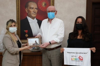 LÖSEV’den Başkan Kurt’a teşekkür ziyareti