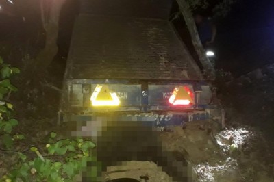 Uçuruma yuvarlanan traktörün sürücüsü hayatını kaybetti