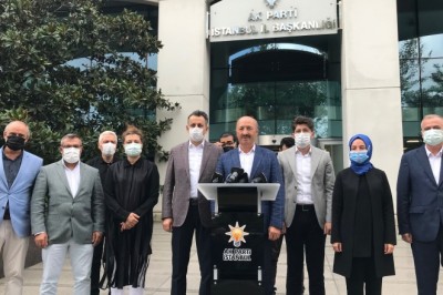 AK Parti İl Başkanlığı'ndan çukurda ölü bulunan hayvanlarla ilgili basın açıklaması