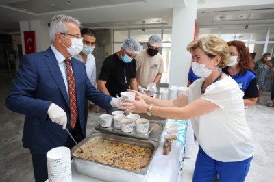 Aşureler Başkan Erdem’den