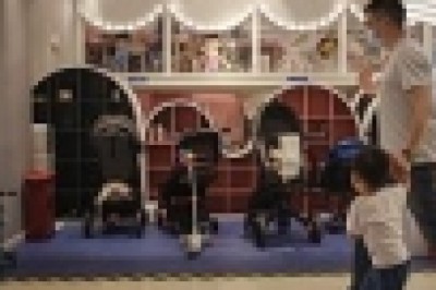 Çin'de ailelerin 3 çocuk sahibi olmasına izin veren yasa değişikliği kabul edildi