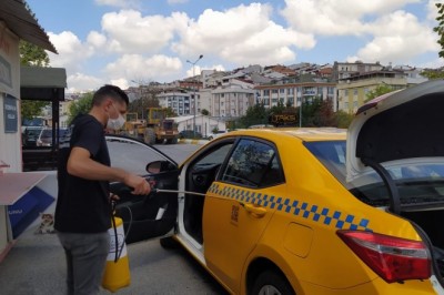 Esenyurt’ta araç dezenfeksiyon hizmeti devam ediyor