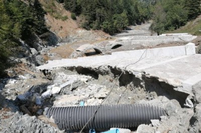 122 yıllık tarihi köprü selde büyük zarar gördü
