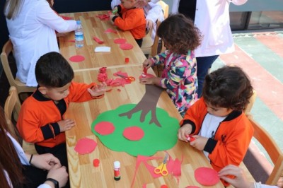 Anaokulu öğrencilerinden Fotoğrafçılık Günü etkinliği