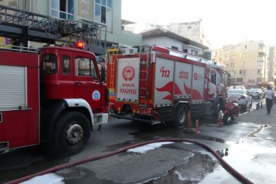 Antalya’da apartman dairesinde çıkan yangın korkuttu