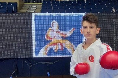 Çayırovalı genç karateci Avrupa 7.'si oldu
