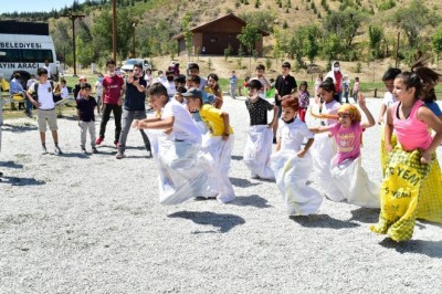 Üreğil Millet Bahçesi’nde mezuniyet heyecanı