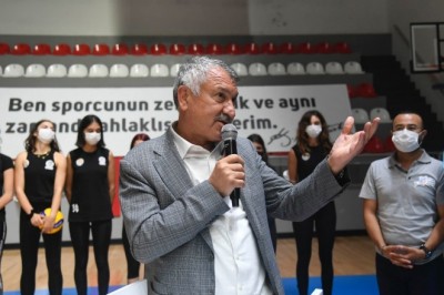 Çocuklar 12 branşta, 11 ilçe ve 46 noktada sporla buluşuyor