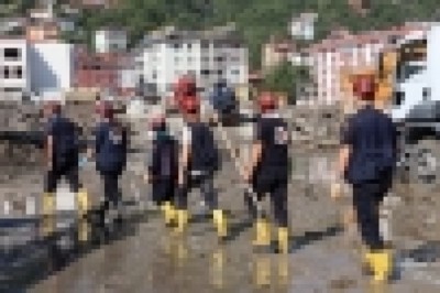 Sel felaketi sonrası kayıp ihbarı yapılan 10 kişi didik didik aranıyor