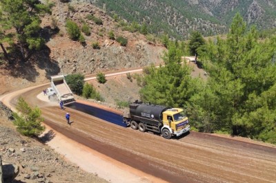 Büyükşehir, Yemişendere Mahallesi’nin Yollarını İyileştirdi