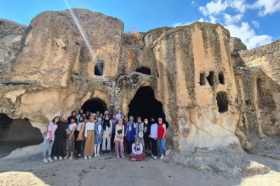 İmam hatipli gençler Frigya’yı gezdi