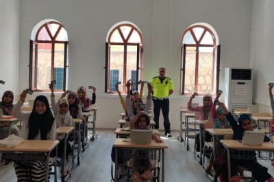 Mersin'de çocuklara trafik eğitimi verildi