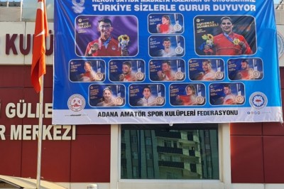 Tokyo 2020’de madalya kazanan sporculara Adana ASKF'den afişli jest