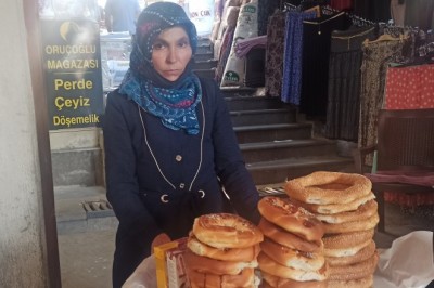 Kahramanmaraş’ta 15 yıldır simit satarak geçimini sağlıyor