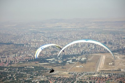 Kayseri’de yamaç paraşütü heyecanı