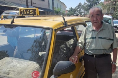 Eskişehir'in en eski taksi şoförü olarak biliniyor