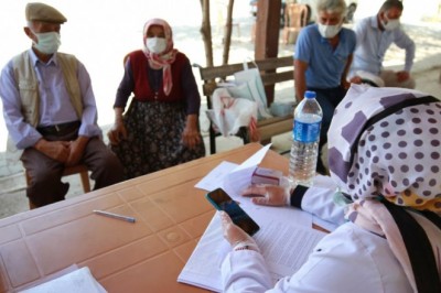 Aksaray’da mobil aşı ekipleri köy köy dolaşıp aşı yapıyor