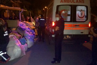 Isparta’da 3 kişilik aile eşyalarıyla birlikte evden atıldı