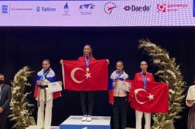 Milli taekwondocular Avrupa şampiyonu oldu
