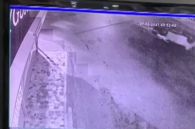 Sancaktepe’de takla atan otomobilin 50 metre sürüklendiği kaza kamerada