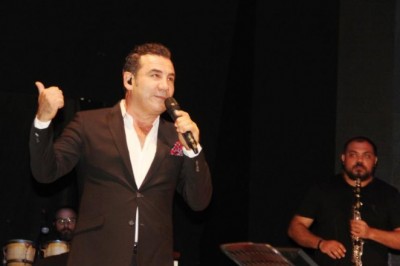 Ferhat Göçer 20 yıl sonra aynı sahneye çıktı