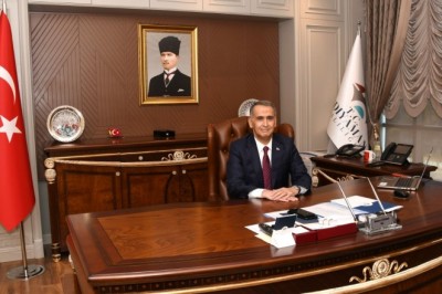 Vali Çuhadar, 30 Ağustos Zafer Bayramını kutladı