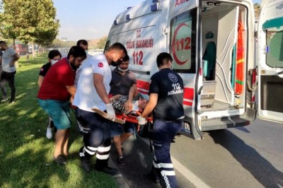 İşçi midibüsünün karıştığı zincirlemeli trafik kazasında 20 kişi yaralandı